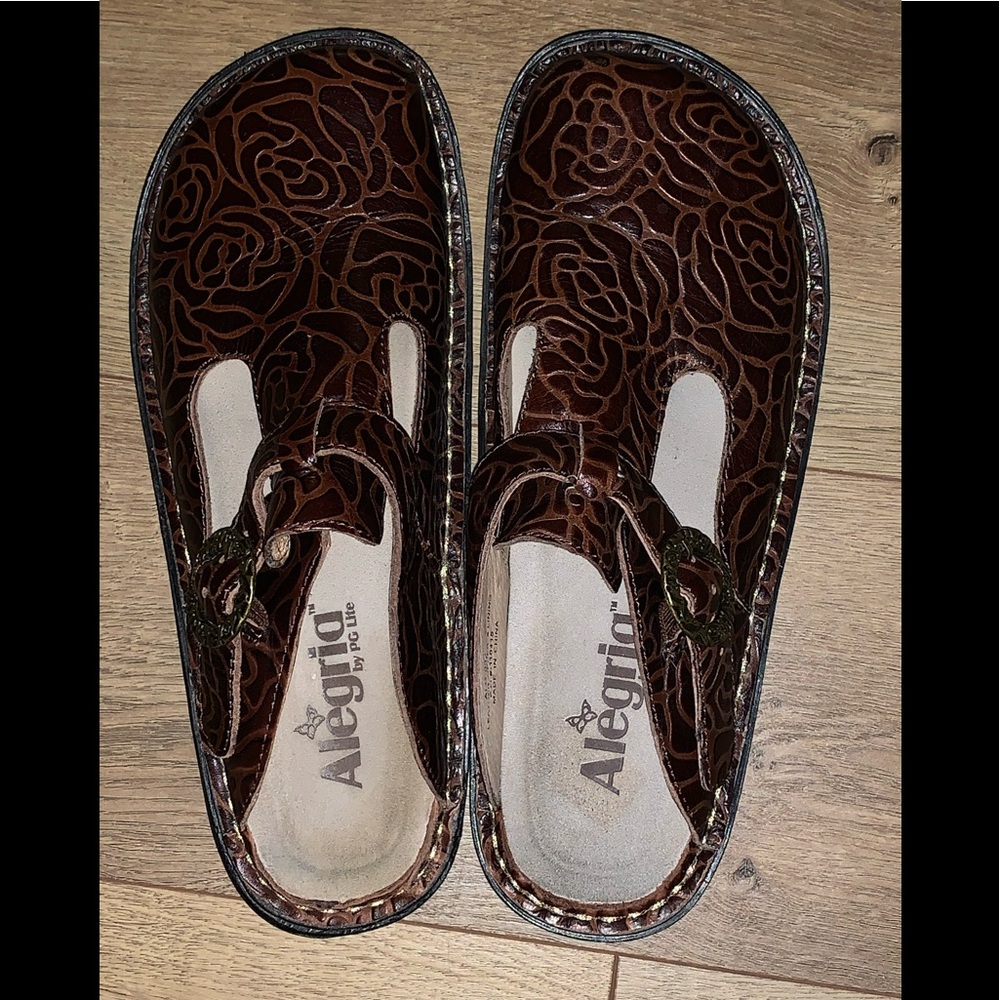 Algeria Clogs Brown Leather Embossed Roses 7/7.5